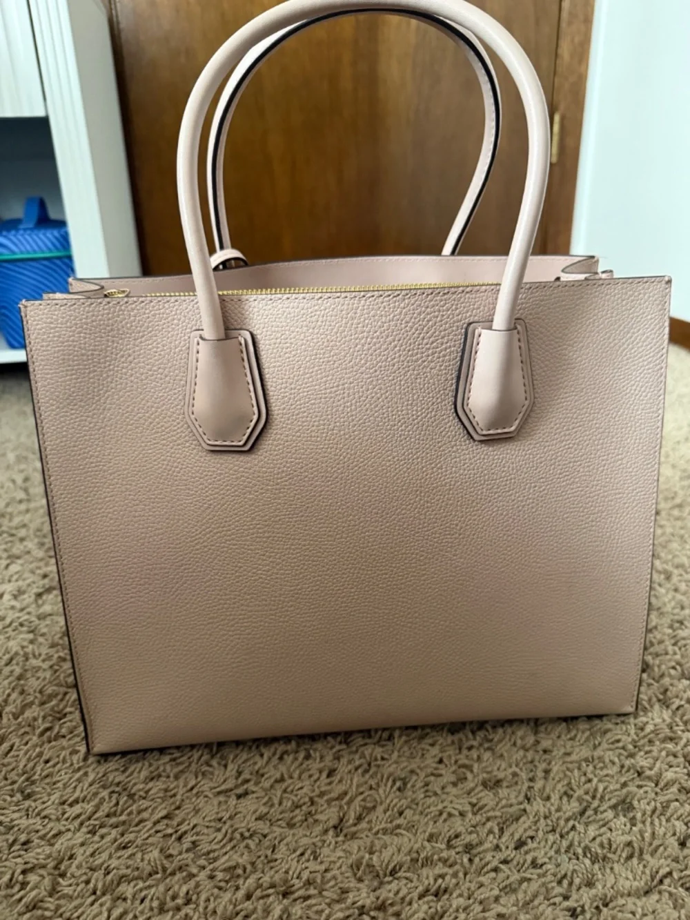 Michael Kors Tote w matching wallet and crossbody pouch